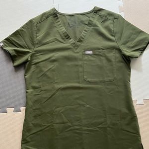 Figs XS Olive Catarina top